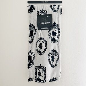 NEW Skull Valley Skull Portrait Halloween Blanket